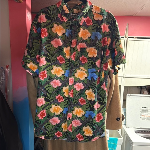 Green and Red Casual Button Down Shirt with Floral Design and Freedom Sticks - Picture 1 of 5